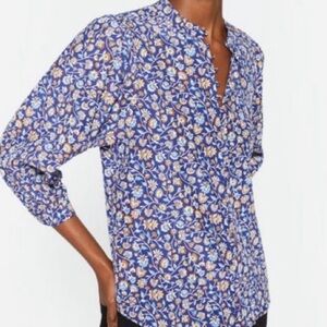 J. McLaughlin blue floral print blouse, size small